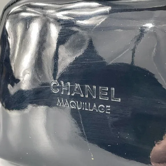 CHANEL Shiny Black Cosmetic Case - Picture 2 of 11